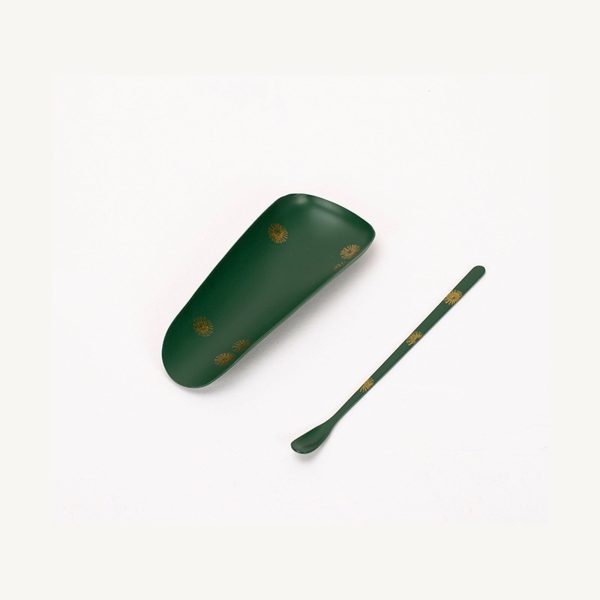 Iron Finish Lacquer Chinese Tea Scoop for Chinese Tea Rituals - Grass Green Iron Finish Lacquer Chinese Tea Scoop for Chinese Tea Rituals - Grass Green